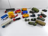 036) 24x Modell-Militär-Lastwagen und andere