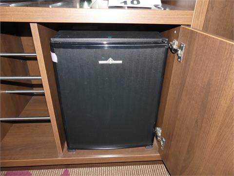 007) Minibar-Kühlschrank