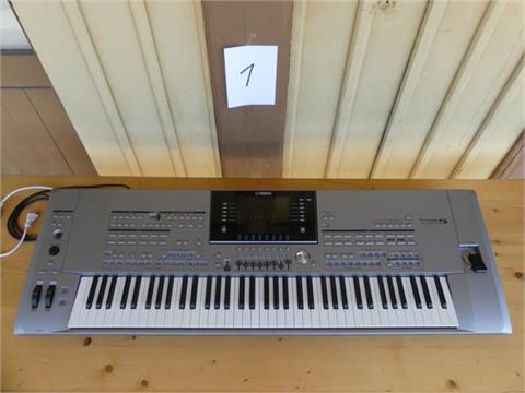 01) Keyboard Yamaha Tyros 5