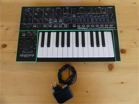 04) Roland Plug-out Synthesizer System-1