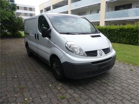 01) Renault Trafic dCi 90
