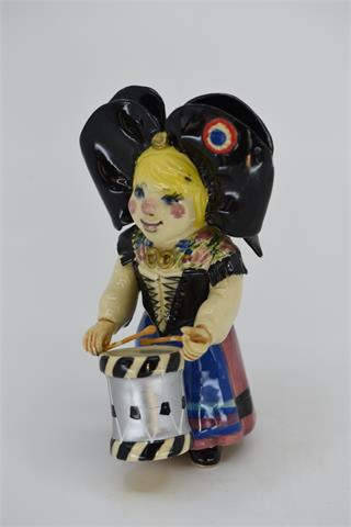 017) Keramik Figur Frau in Tracht