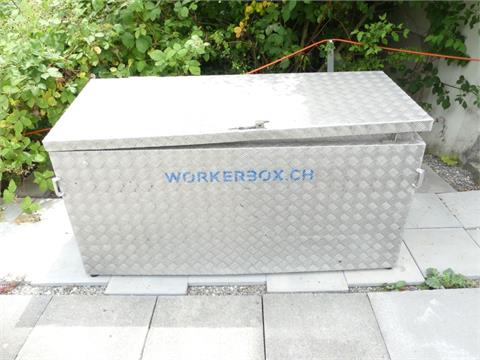 001) Workerbox